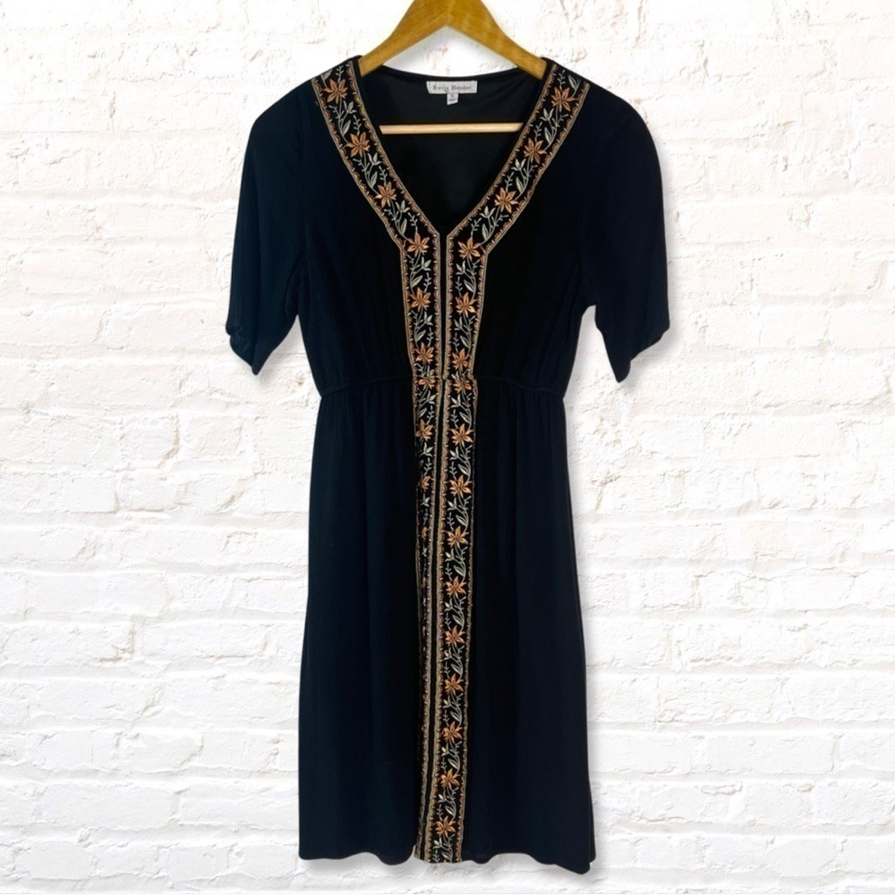Stevie Hender Embroidered Crinkled A-Line Dress Size Small Black